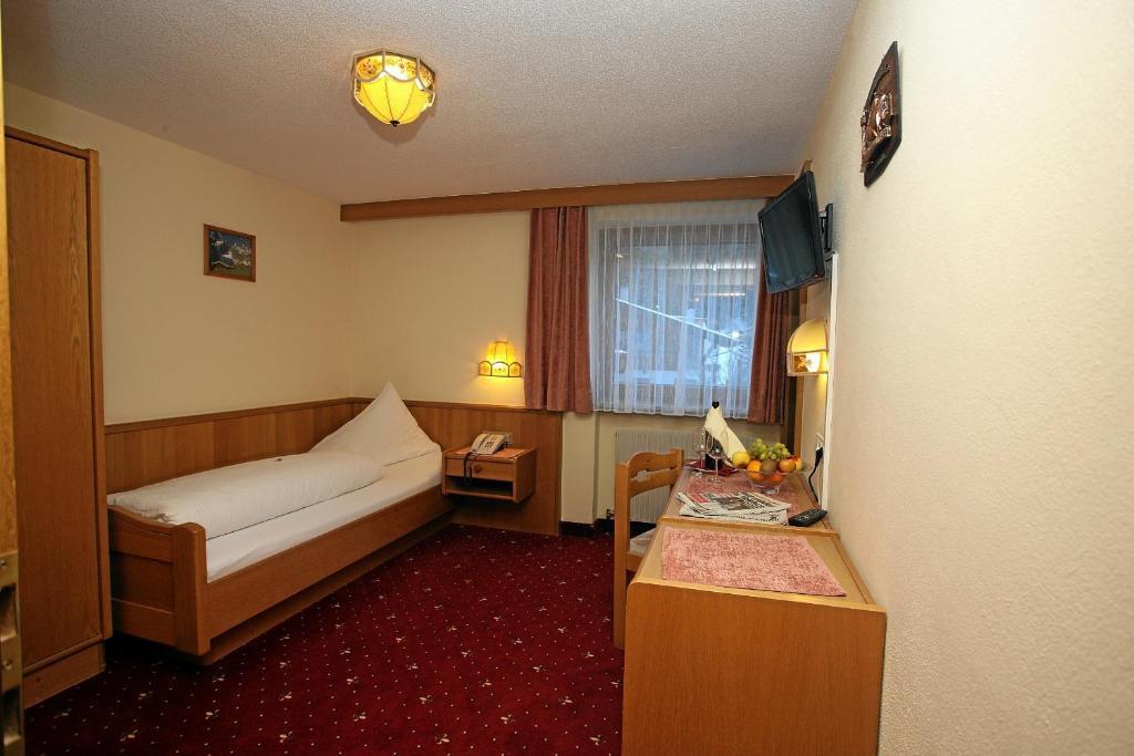 Hotel Wiese Sankt Leonhard im Pitztal Room photo