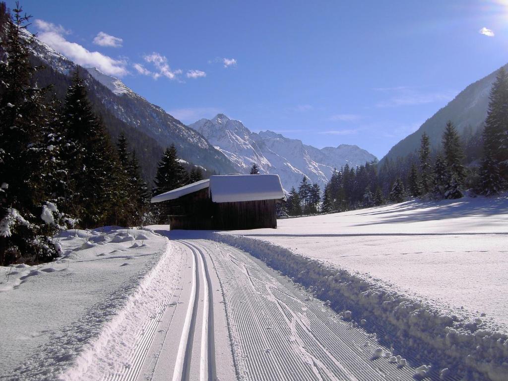 Hotel Wiese Sankt Leonhard im Pitztal Exterior photo